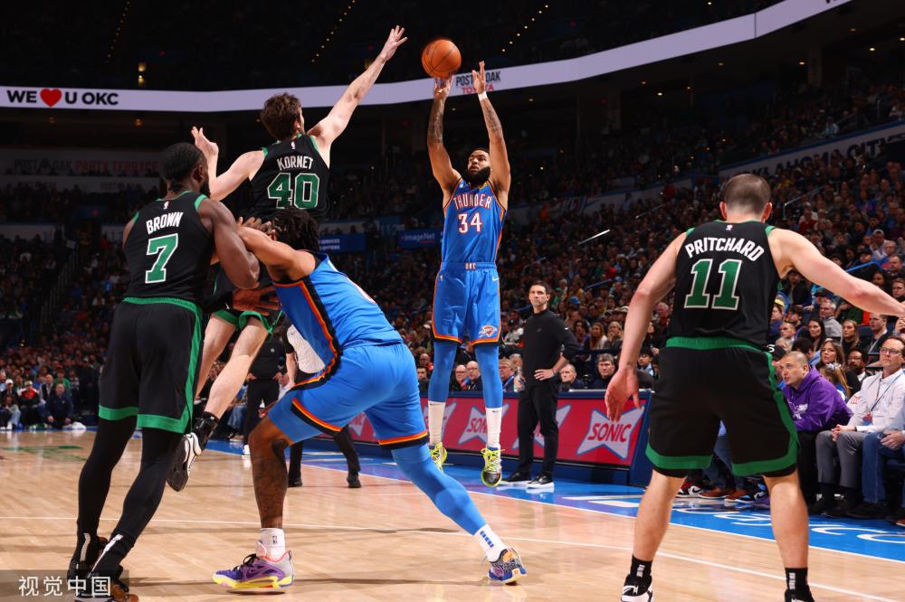 只见他的双 只见他的双