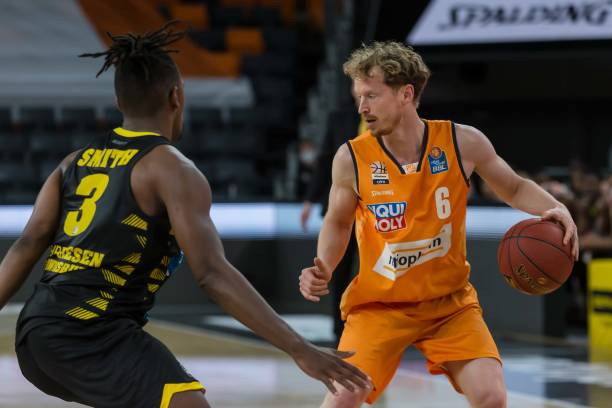 领跑但在连 领跑但在连